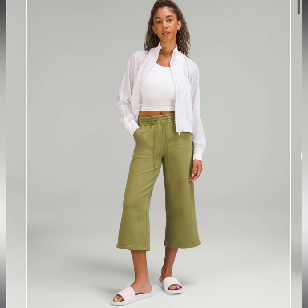 Lululemon Loungeful High-Rise Wide Leg Crop Bronze Green Sz.4 23” inseam